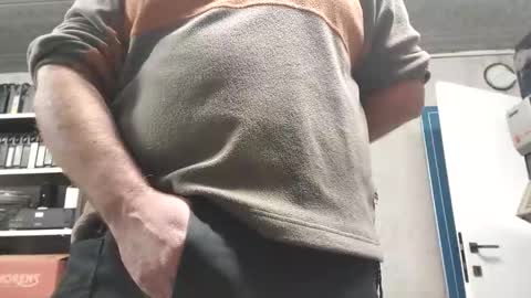 Snapshot of kristof1994 chatting on 12/09/24, 10:11 kristof1994 online show from 12/09/24, 10:11