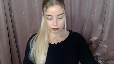 Snapshot of kristyflowers chatting on 12/17/24, 06:24 KristyFlowers online show from 12/17/24, 06:24