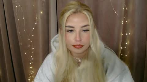 Snapshot of kristyflowers chatting on 01/06/25, 09:41 KristyFlowers online show from 01/06/25, 09:41