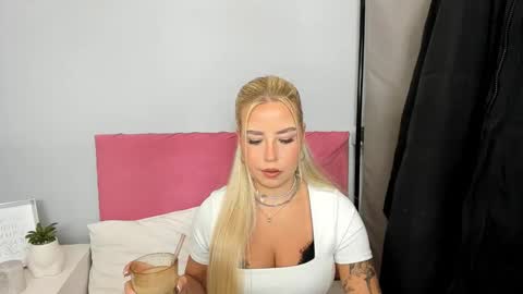 Snapshot of kristyflowers chatting on 01/13/25, 06:06 KristyFlowers online show from 01/13/25, 06:06