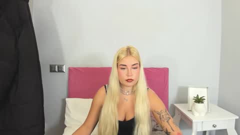 Snapshot of kristyflowers chatting on 01/17/25, 06:15 KristyFlowers online show from 01/17/25, 06:15