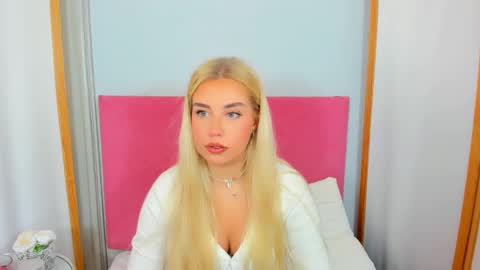 Snapshot of kristyflowers chatting on 02/02/25, 06:15 KristyFlowers online show from 02/02/25, 06:15