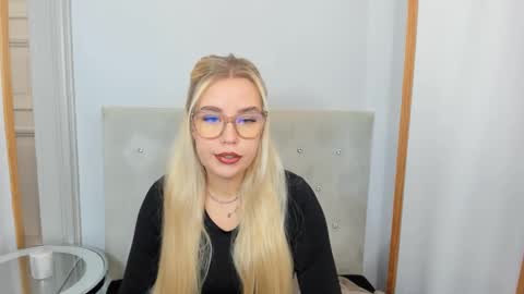 Snapshot of kristyflowers chatting on 03/07/25, 06:24 KristyFlowers online show from 03/07/25, 06:24