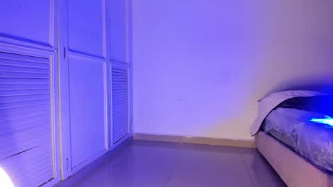 Cristina online show from 04/19/26, 07:05