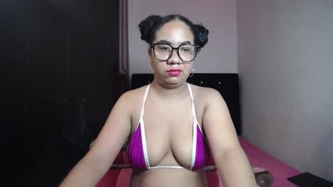 Snapshot of kristynsmith20 chatting on 09/15/25, 03:50 kristynsmith20 online show from 09/15/25, 03:50