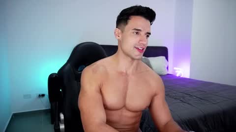 Snapshot of krops_ chatting on 02/08/25, 03:10 KROPS online show from 02/08/25, 03:10