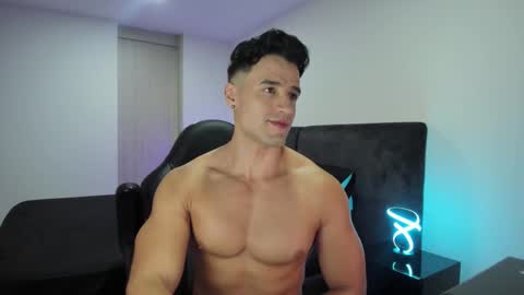 Snapshot of krops_ chatting on 10/10/25, 07:18 KROPS online show from 10/10/25, 07:18