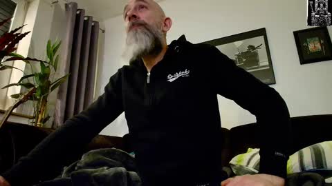 krummersaebel online show from 03/08/25, 12:33