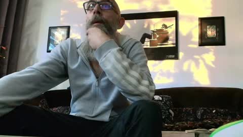 krummersaebel online show from 04/19/26, 06:10