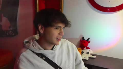 Snapshot of krye_x chatting on 09/28/25, 09:25 Zack online show from 09/28/25, 09:25