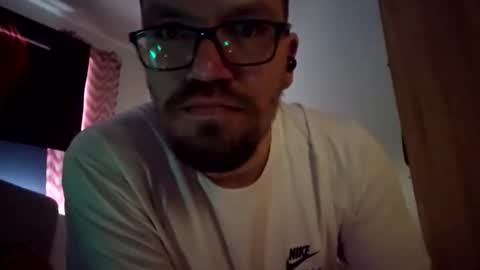 Snapshot of kryptoni18435 chatting on 12/16/25, 10:42 Tommy online show from 12/16/25, 10:42