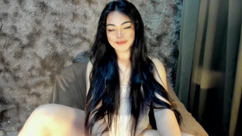 Snapshot of krystal_angel chatting on 02/06/25, 04:10 krystal_angel online show from 02/06/25, 04:10