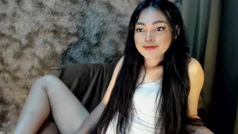 Snapshot of krystal_angel chatting on 02/11/25, 04:11 krystal_angel online show from 02/11/25, 04:11