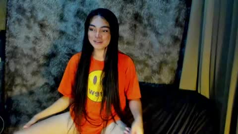 Snapshot of krystal_angel chatting on 04/24/26, 07:49 krystal_angel online show from 04/24/26, 07:49