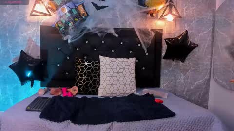 Kystal Taylor online show from 10/17/25, 11:57