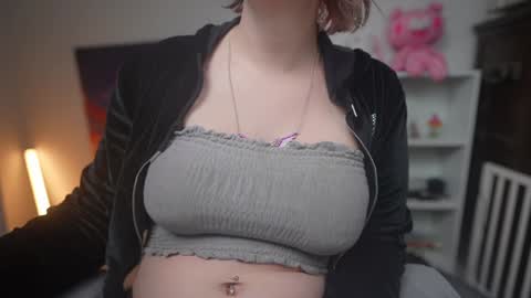 Snapshot of krystalsyxx chatting on 01/27/25, 12:54 Krystal Syx online show from 01/27/25, 12:54