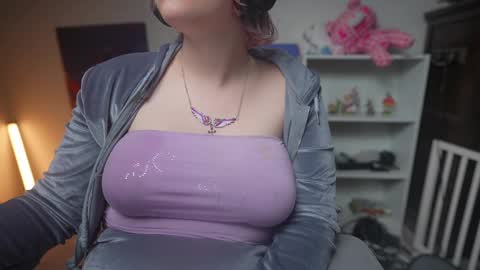 Snapshot of krystalsyxx chatting on 02/09/25, 08:24 Krystal Syx online show from 02/09/25, 08:24