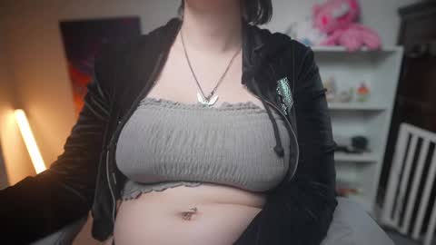 Snapshot of krystalsyxx chatting on 02/15/25, 11:36 Krystal Syx online show from 02/15/25, 11:36