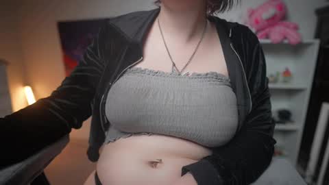 Snapshot of krystalsyxx chatting on 02/21/25, 10:59 Krystal Syx online show from 02/21/25, 10:59