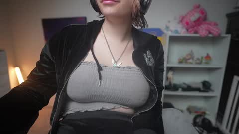 Snapshot of krystalsyxx chatting on 03/04/25, 05:24 Krystal Syx online show from 03/04/25, 05:24