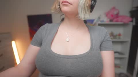 Krystal Syx online show from 11/15/25, 10:37