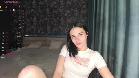 Ksenia online show from 09/28/25, 03:17