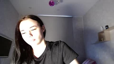 Snapshot of kseni_a chatting on 05/14/26, 10:55 Ksenia online show from 05/14/26, 10:55