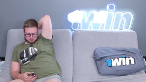 Snapshot of ksenyahot chatting on 12/22/24, 03:55 WebcamWhore online show from 12/22/24, 03:55