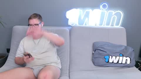 Snapshot of ksenyahot chatting on 12/27/24, 08:13 WebcamWhore online show from 12/27/24, 08:13