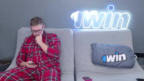 Snapshot of ksenyahot chatting on 02/06/25, 03:48 WebcamWhore online show from 02/06/25, 03:48