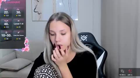 Snapshot of ksusha__sweet chatting on 10/06/25, 02:36 Lady online show from 10/06/25, 02:36