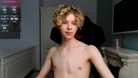 Snapshot of kudi_j chatting on 10/11/25, 04:05 Kudi online show from 10/11/25, 04:05