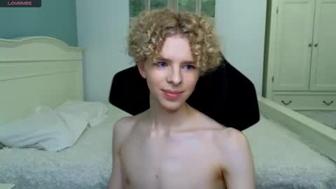 Snapshot of kudi_j chatting on 10/31/25, 04:52 Kudi online show from 10/31/25, 04:52