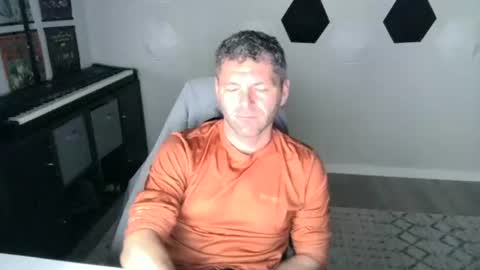 kuk_you online show from 11/15/25, 06:37