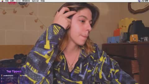 Snapshot of kuntboyzworld chatting on 10/10/25, 08:08 Krypto hethey online show from 10/10/25, 08:08