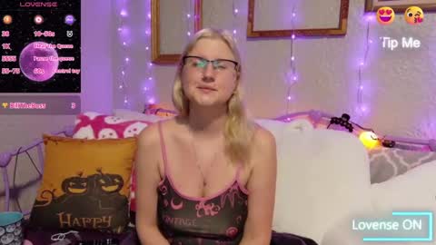 Samantha online show from 09/29/25, 09:03