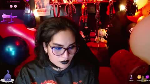 Snapshot of kureiji_fetish chatting on 10/03/25, 12:18 Fetiche Woman online show from 10/03/25, 12:18