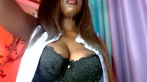 Snapshot of kween_p chatting on 11/08/25, 12:27 Elsa online show from 11/08/25, 12:27