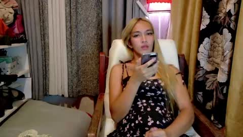 Snapshot of kween_romance chatting on 07/15/26, 10:04 Kween online show from 07/15/26, 10:04