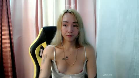 Snapshot of kweenie1026 chatting on 06/11/26, 10:19 kweenie1026 online show from 06/11/26, 10:19