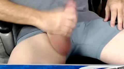 Snapshot of kwib34 chatting on 10/31/25, 12:28 kwib34 online show from 10/31/25, 12:28