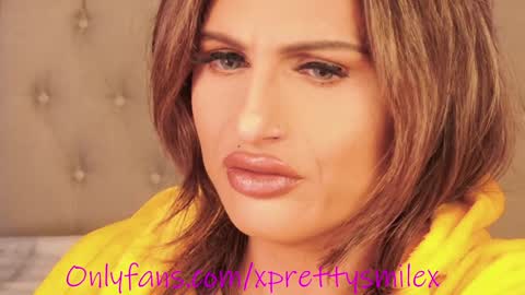 Snapshot of kxaxmichelle chatting on 12/18/24, 06:57 Kick online show from 12/18/24, 06:57