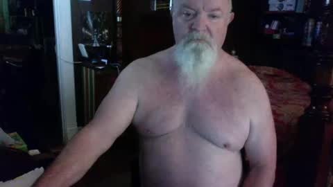 Snapshot of kyhgihntight chatting on 05/19/26, 08:26 Nick Nude Celt KYHighNTight online show from 05/19/26, 08:26