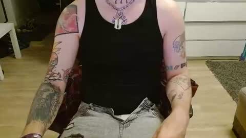 Snapshot of kyle_tattoo chatting on 06/22/26, 11:35 kyle online show from 06/22/26, 11:35