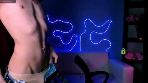 kyleberry_ online show from 11/06/25, 03:29