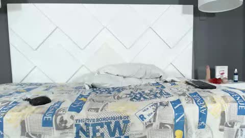 Snapshot of kyledoom chatting on 10/21/25, 04:13 KyleDoom online show from 10/21/25, 04:13