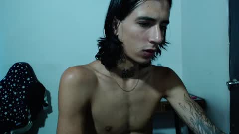 Snapshot of kyleer77 chatting on 01/17/25, 10:23 kyleer77 online show from 01/17/25, 10:23