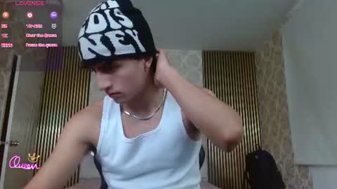 Snapshot of kyler_tay chatting on 06/27/26, 11:37 kyler_tay online show from 06/27/26, 11:37