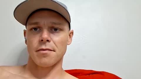 Snapshot of kylespade727 chatting on 10/02/25, 07:43 Thickcock813 online show from 10/02/25, 07:43