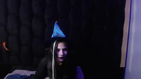 kylie_bloom online show from 10/18/25, 09:59